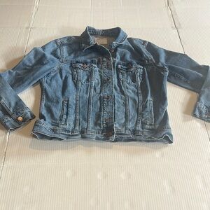 Old Navy light Blue Denim Jacket with 4 pockets button up easy to layer sz lg